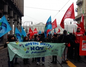 Sciopero e corteo a Torino per i lavoratori del settore telecomunicazioni