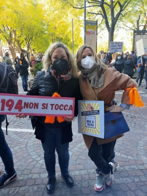 Alessandria in prima linea a tutela della legge 194, contro i pro vita nei consultori