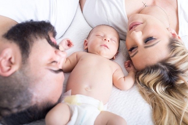 Maternità, paternità e congedo parentale: ecco le novità introdotte questo mese