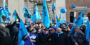 Barbagallo durante la manifestazione a Roma: piazza strapiena, il Governo ascolti questa gente!