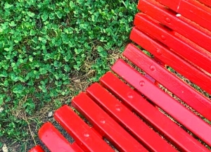 Venerdì, al quartiere Cristo, verrà inaugurata la panchina rossa contro la violenza sulle donne voluta da CGIL, CISL e UIL Alessandria