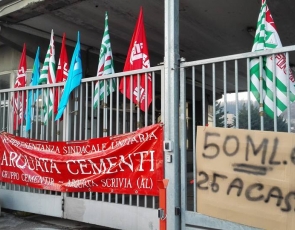 Cementir: continua lo sciopero al freddo, in attensa dell'incontro di domani in Prefettura