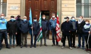 Presidio dei sindacati davanti all&#039;ASL di Alessandria